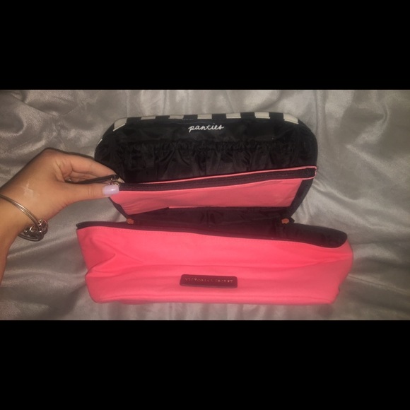 Victoria's Secret Handbags - Victoria's Secret Makeup Bag Victoria's Secret Handbags - Victoria's Secret Makeup Bag